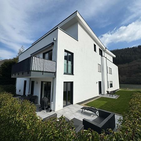 "Auslese 54" -Direkt Am Moselufer- Gaestezimmer & Ferienwohnung ทราเบิน-ทราร์บาค ภายนอก รูปภาพ