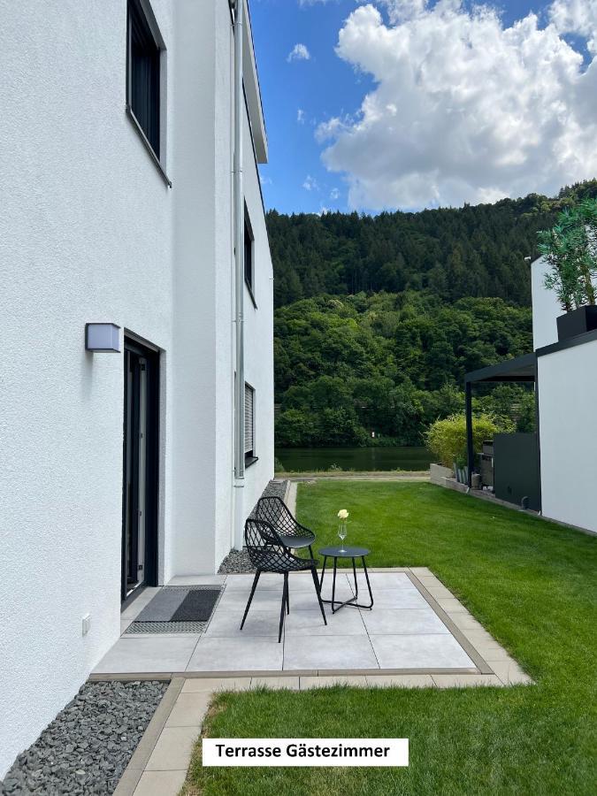 "Auslese 54" -Direkt Am Moselufer- Gaestezimmer & Ferienwohnung ทราเบิน-ทราร์บาค ภายนอก รูปภาพ