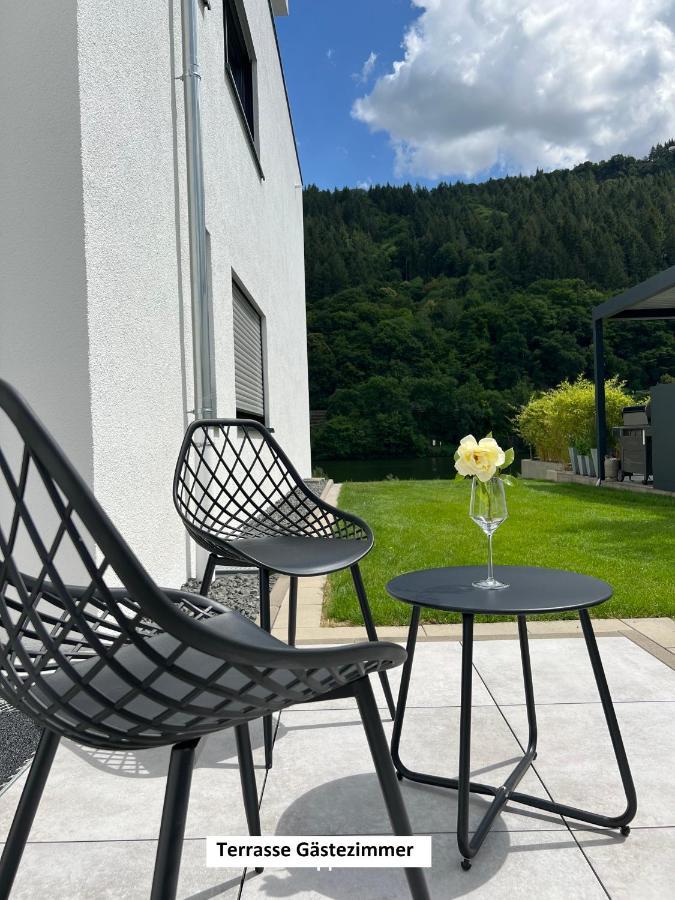 "Auslese 54" -Direkt Am Moselufer- Gaestezimmer & Ferienwohnung ทราเบิน-ทราร์บาค ภายนอก รูปภาพ