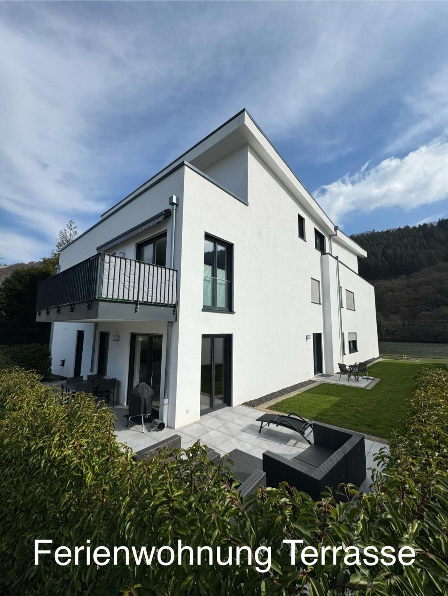 "Auslese 54" -Direkt Am Moselufer- Gaestezimmer & Ferienwohnung ทราเบิน-ทราร์บาค ภายนอก รูปภาพ